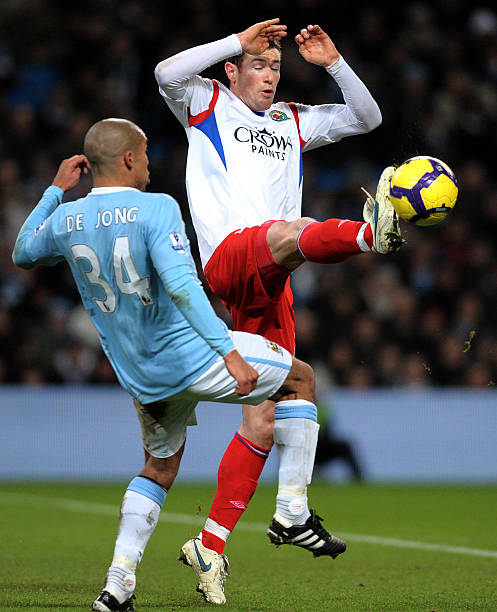 无球跑动见 无球跑动见