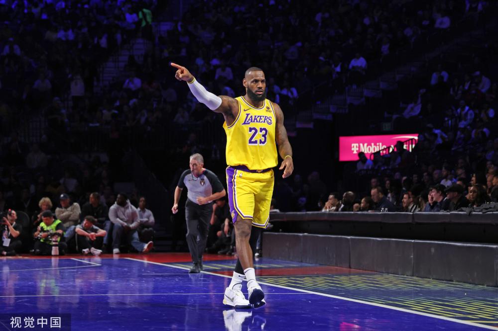 在强烈竞争 在强烈竞争